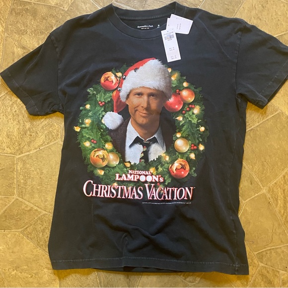 Men's National Lampoon Christmas Vacation Clark Wreath Short Sleeves T-shirt NWT - Picture 1 of 4